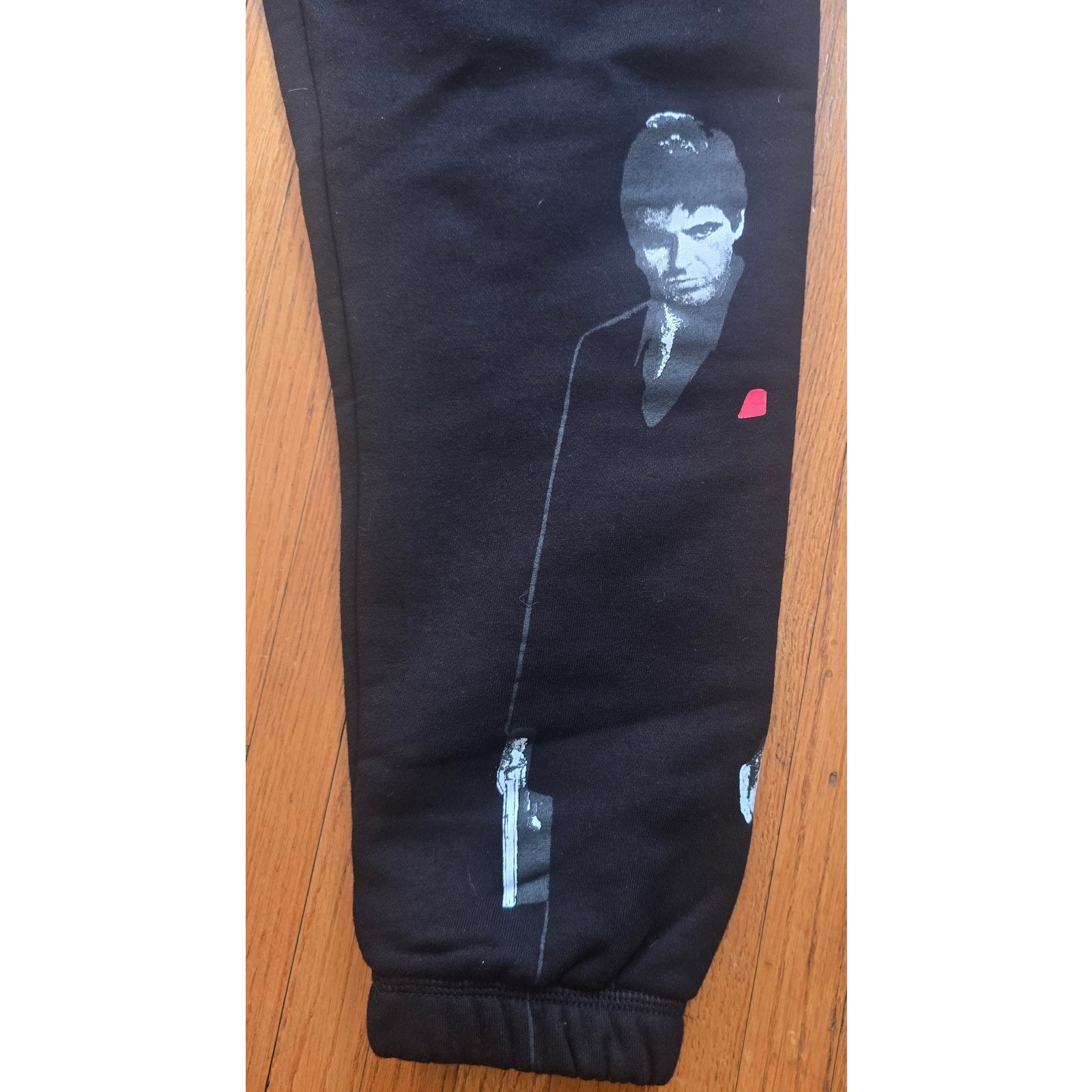 Scarface X Shoe Palace Men's Large Black Red Sweatpants Nwt Tony Montana — image 2 of 5